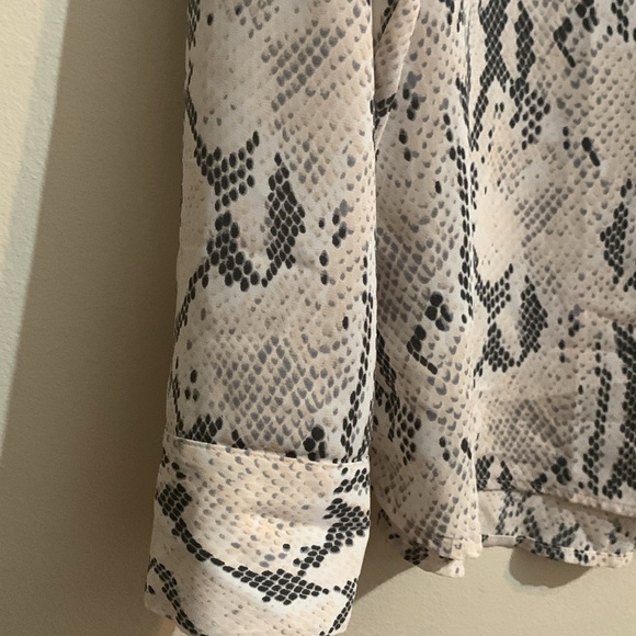 Express Snake Skin Portofino Button Down Shirt - Gray and Blush Pink - Picture 5 of 8